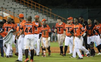 Toros dejan a los Gigantes en el terreno con hit de Sosa