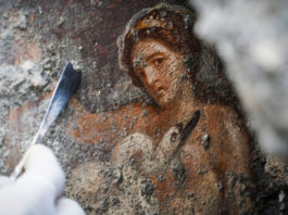 «Tan explícita y sensual»: Hallan en Pompeya un fresco de la bella Leda seducida por el cisne