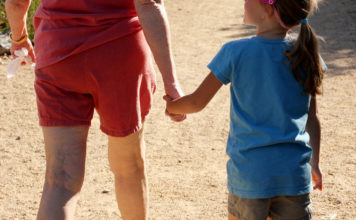Además de ser ineficaces, las nalgadas son dañinas para los niños