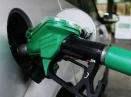 Por segunda vez rebajan los combustibles