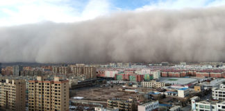 Una tormenta de arena ‘se traga’ una ciudad China en cuestión de minutos