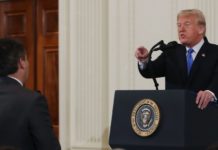 CNN demanda al presidente Trump y a varios funcionarios de la Casa Blanca por suspender pase del corresponsal Jim Acosta