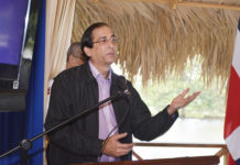 Gustavo Montalvo anuncia mejora salarial y entrega de nuevos camiones para bomberos en el 2019