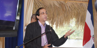 Gustavo Montalvo anuncia mejora salarial y entrega de nuevos camiones para bomberos en el 2019