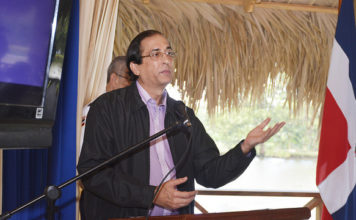 Gustavo Montalvo anuncia mejora salarial y entrega de nuevos camiones para bomberos en el 2019