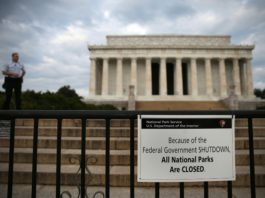 Cierre parcial del gobierno de EEUU seguirá en Navidad, sin acuerdo a la vista
