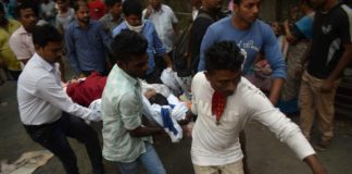 Seis muertos y más de 100 heridos en el incendio de un hospital en India