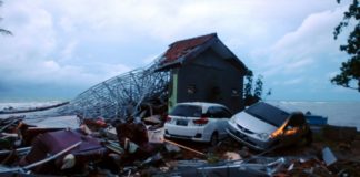 El tsunami en Indonesia causó 426 muertos, según un último balance revisado a la baja