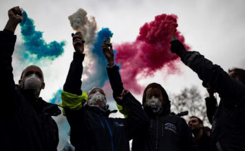 Francia suspende subida del combustible y congela precio de luz y gas tras protestas