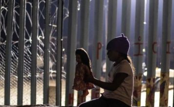Caravana de migrantes: una niña de Guatemala muere tras cruzar la frontera de EE.UU. con su padre y entregarse a la Patrulla Fronteriza
