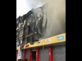 Incendio consume sucursal L&R Comercial en Herrera