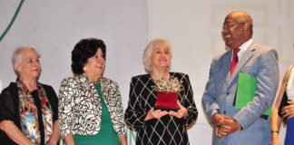 Participación Ciudadana reconoce a Milagros Ortiz Bosch por su trayectoria íntegra y lucha contra la corrupción