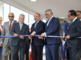 Presidente inaugura Edificio de Tecnología de la Información y Comunicación y moderno parqueo, en sede del Mirex