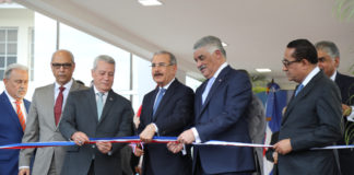 Presidente inaugura Edificio de Tecnología de la Información y Comunicación y moderno parqueo, en sede del Mirex