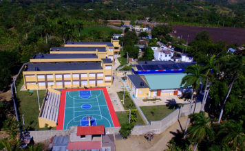 En Espaillat, presidente entrega dos liceos y talleres para politécnico