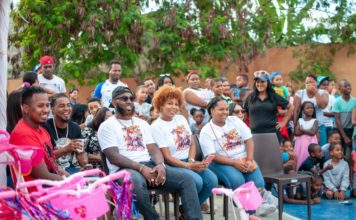 Marcell Ozuna entrega juguetes a 1,500 niños y niñas de Boca Chica y San Pedro de Macorís