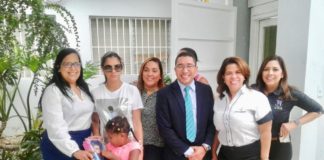 Fundación del lanzador Carlos Martínez «Tsunami Wave» visita Hospital Universitario Ricardo Limardo