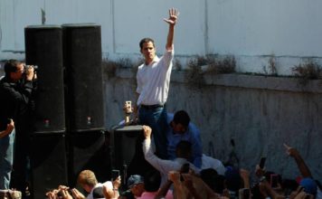 España resta importancia a la breve detención de opositor venezolano Guaidó