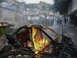 Grupo de militares venezolanos se subleva contra Maduro