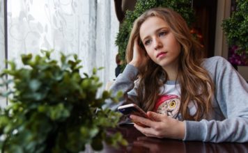 Las adolescentes corren riesgo de padecer depresión a causa de las redes sociales
