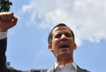 La policía política de Maduro detiene al presidente del Parlamento legítimo, y lo libera después