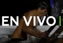 En Rusia los ortodoxos se sumergen en agua helada para celebrar el Bautismo de Cristo