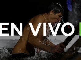 En Rusia los ortodoxos se sumergen en agua helada para celebrar el Bautismo de Cristo