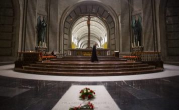 El prior del Valle de los Caídos niega al Gobierno el acceso para exhumar a Franco