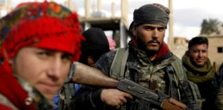 Al menos 20 muertos en atentado con coche bomba cerca de base de fuerzas kurdo-árabes en Siria