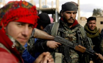 Al menos 20 muertos en atentado con coche bomba cerca de base de fuerzas kurdo-árabes en Siria