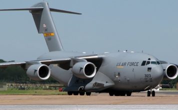 EE.UU. envía desde Miami aviones militares con ayuda humanitaria para Venezuela