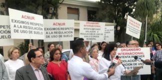 Vecinos del sector Bella Vista hacen vigilia frente al ACNUR