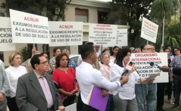 Vecinos del sector Bella Vista hacen vigilia frente al ACNUR