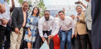 Vladimir Guerrero es reconocido en el Bulevar de las Estrellas