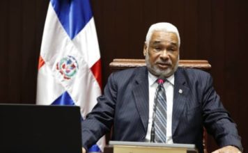 “La JCE es sinónimo de las mujeres que por más que usted le dé nunca alcanza”, afirma Camacho