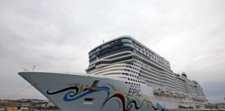 VIDEO: El momento en que un crucero choca contra un muelle en Puerto Rico y causa destrozos parciales