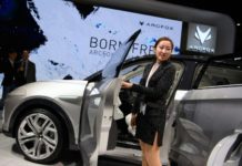 Fabricantes chinos de automóviles exponen sus modelos en Ginebra