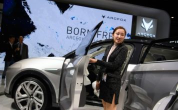 Fabricantes chinos de automóviles exponen sus modelos en Ginebra