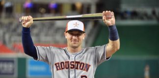 Alex Bregman firma extensión con los Astros
