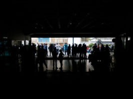 Continúa el apagón masivo en Venezuela: hay cacerolazos contra el régimen y Guaidó condenó la «ineficiencia del usurpador»