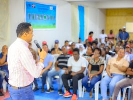 Jóvenes de la capital brindan su apoyo a Omar Guevara