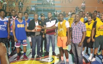 Inauguran primera Copa de Baloncesto dedicada a Roquelito García