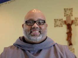 Sacerdote dominicano, condenado por pedofilia en EE.UU., imparte clases en Punta Cana