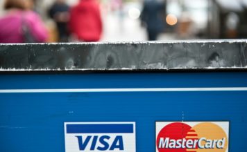 Visa y Mastercard, obligados a reducir los costes de pagar con tarjeta en Europa