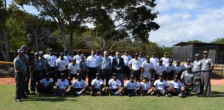 Jorge Pérez respalda Academia Dominicana de Árbitros de Béisbol con visita a estudiantes