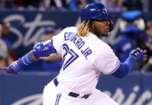 Guerrero Jr. debuta con doblete en la victoria de Toronto