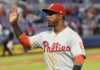 Segura guía a los Phillies en extrainnings