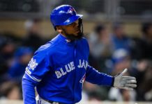 Hernández encabeza remontada de los Azulejos