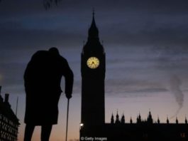 Por qué necesitamos reinventar la democracia