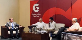 Leonel Fernández comparte su visión de futuro con expresidentes